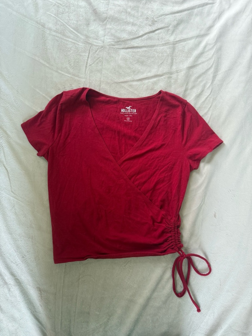 Red Hollister tee